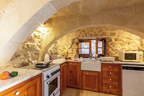 Bebbuxija Pool Farmhouse Gozo