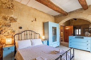 Bebbuxija Pool Farmhouse Gozo