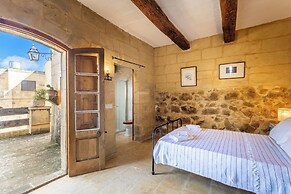 Bebbuxija Pool Farmhouse Gozo