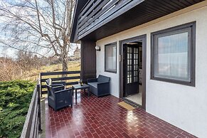 Karesz Holiday Home