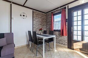 Karesz Holiday Home