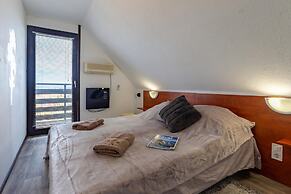 Karesz Holiday Home