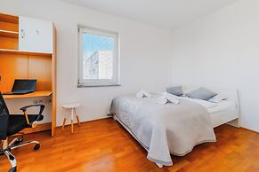 Cherry City Stay Apartment With Parking