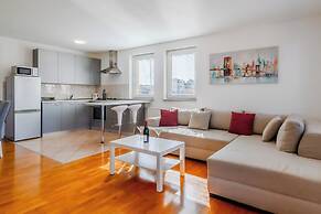 Cherry City Stay Apartment With Parking
