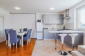 Cherry City Stay Apartment With Parking