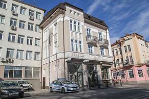 Corner House