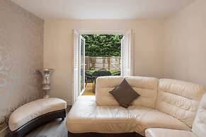 Host Stay Coventry Street