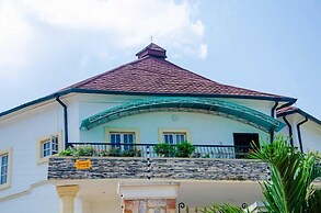 Hill Crest Apartments