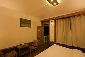 Beholden stay and cafe - Old Manali