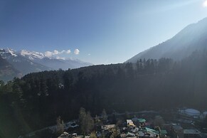 Beholden stay and cafe - Old Manali