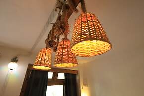 Beholden stay and cafe - Old Manali