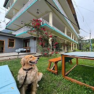 Beholden stay and cafe - Old Manali