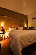 Beholden stay and cafe - Old Manali