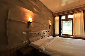 Beholden stay and cafe - Old Manali