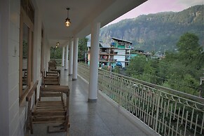 Beholden stay and cafe - Old Manali