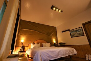 Beholden stay and cafe - Old Manali