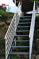 Beholden stay and cafe - Old Manali