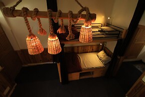 Beholden stay and cafe - Old Manali