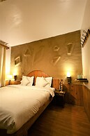 Beholden stay and cafe - Old Manali