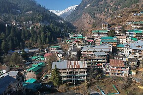 Beholden stay and cafe - Old Manali