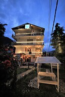 Beholden stay and cafe - Old Manali