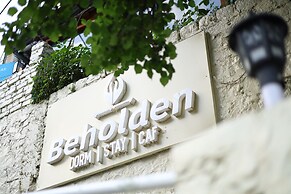 Beholden stay and cafe - Old Manali