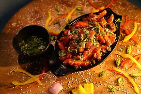 Beholden stay and cafe - Old Manali