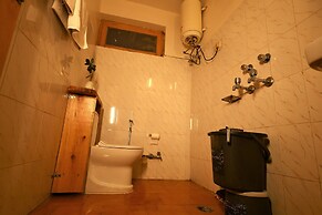 Beholden stay and cafe - Old Manali