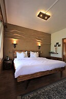 Beholden stay and cafe - Old Manali