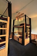 Beholden stay and cafe - Old Manali