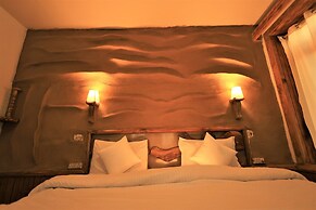 Beholden stay and cafe - Old Manali