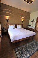 Beholden stay and cafe - Old Manali