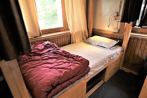 Beholden stay and cafe - Old Manali