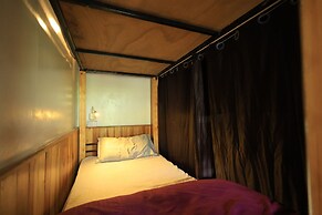 Beholden stay and cafe - Old Manali