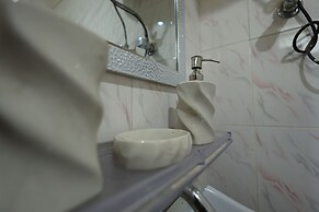 Beholden stay and cafe - Old Manali