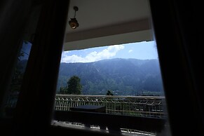 Beholden stay and cafe - Old Manali