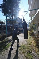 Beholden stay and cafe - Old Manali