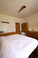 Beholden stay and cafe - Old Manali