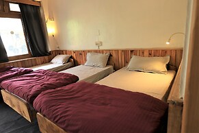 Beholden stay and cafe - Old Manali