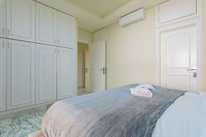 Crest - 3 Bedroom Apartment in Hamra