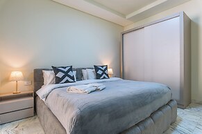 Crest - 3 Bedroom Apartment in Hamra