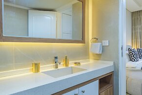 Crest - 3 Bedroom Apartment in Hamra