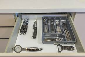 Crest - 3 Bedroom Apartment in Hamra