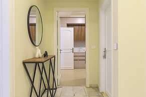 Crest - 3 Bedroom Apartment in Hamra