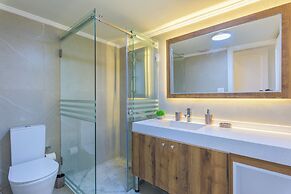 Crest - 3 Bedroom Apartment in Hamra