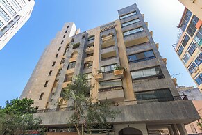 Crest - 3 Bedroom Apartment in Hamra
