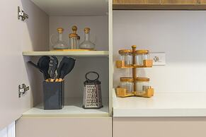 Crest - 3 Bedroom Apartment in Hamra