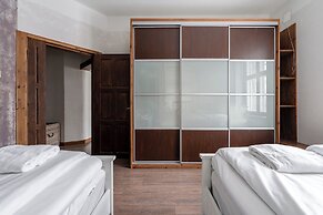 Historical Downtown Home with Parking and Steam Sauna