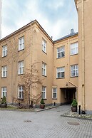 Historical Downtown Home with Parking and Steam Sauna