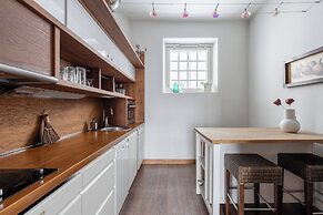 Historical Downtown Home with Parking and Steam Sauna